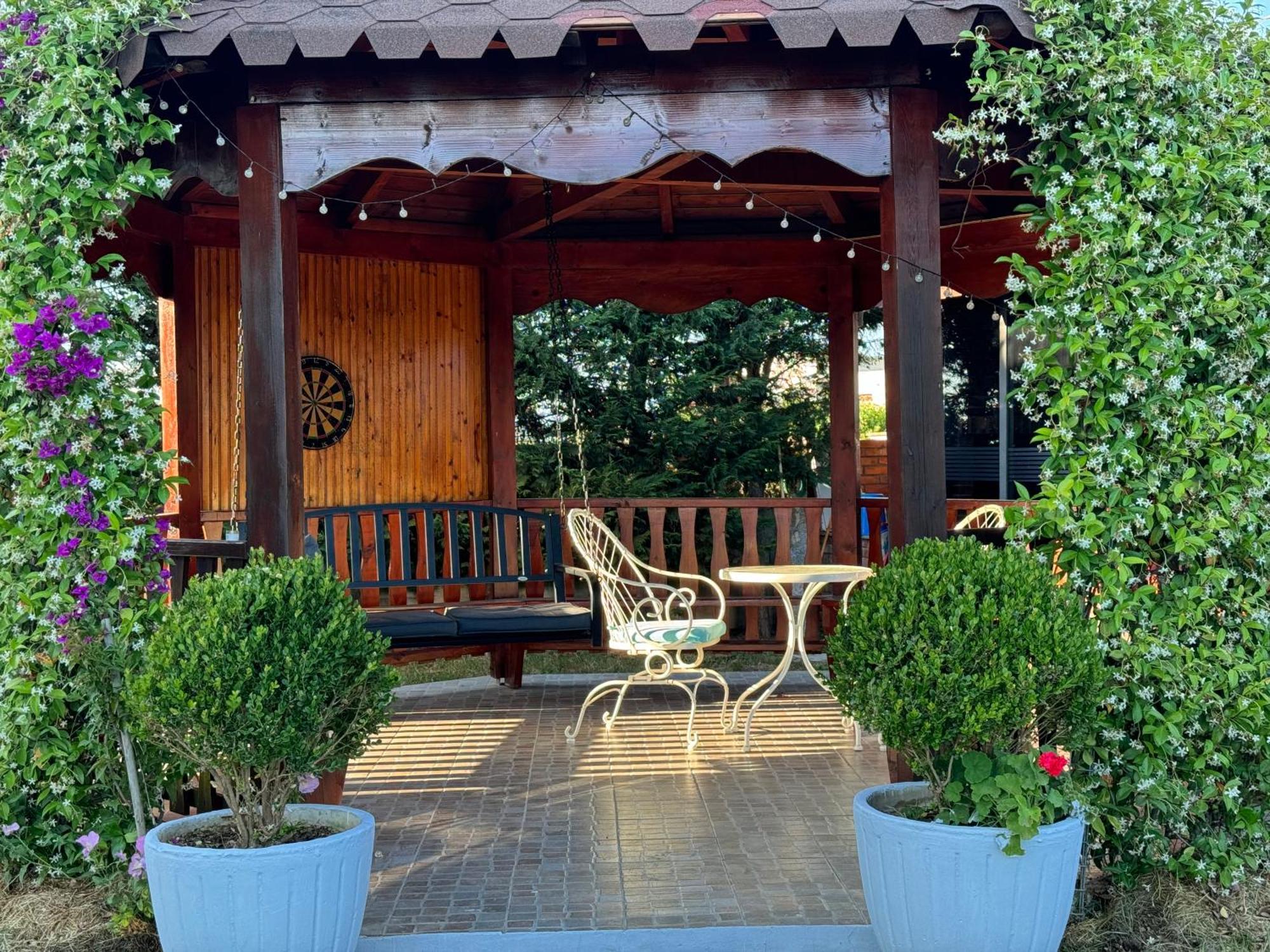 Kunevain Guest House Лежа Экстерьер фото