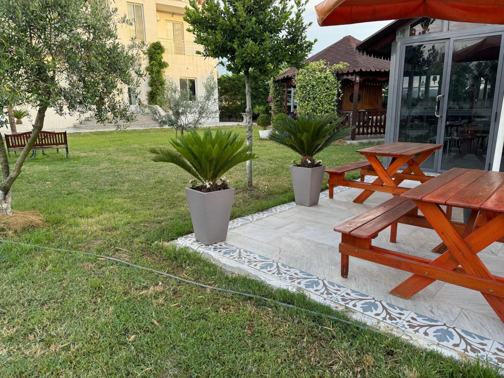 Kunevain Guest House Лежа Экстерьер фото